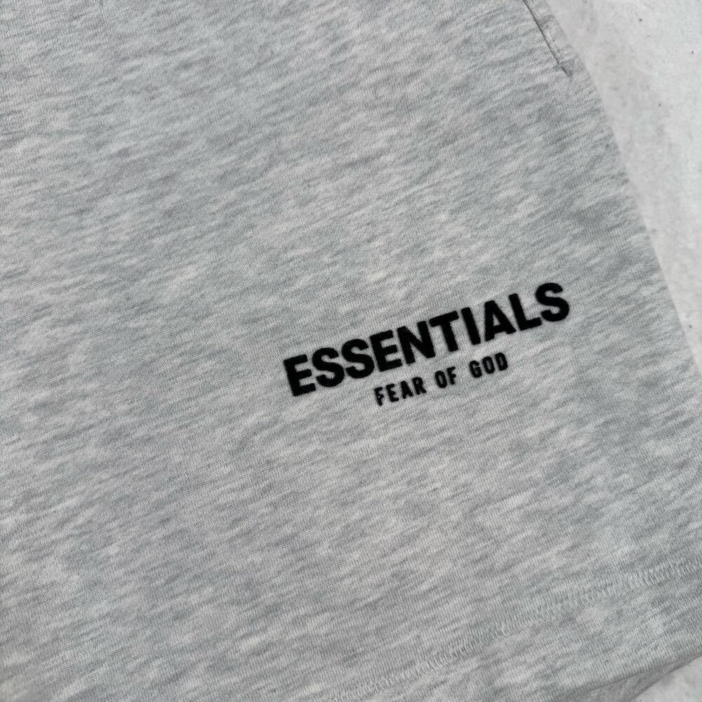 Fear Of God Essentials Shorts Mens Size M Gray Fleece Sweat Elastic Waist Logo - Picture 2 of 7